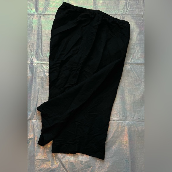 Lane Bryant Linen Capri Pants. Black. Size 28.  Elastic Waist - Picture 5 of 7